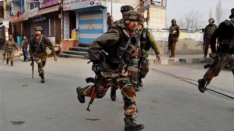 crpfcampattackedinpulwamadistrictjk